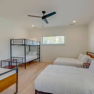  Holiday home Luxury Downtown Nash/roofdeck/11 Beds United States